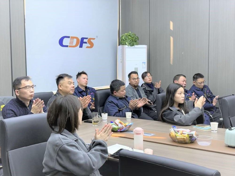 多靈年度經(jīng)營(yíng)分析會(huì)盛況啟幕，共繪2025發(fā)展新藍(lán)圖